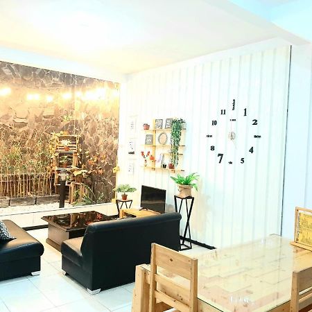 Villa Fifari - 5 Kamar Tidur, 3 Kamar Mandi 바투 외부 사진