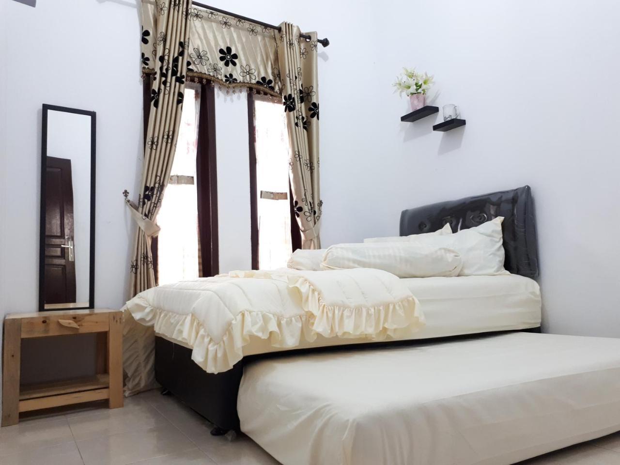 Villa Fifari - 5 Kamar Tidur, 3 Kamar Mandi 바투 외부 사진